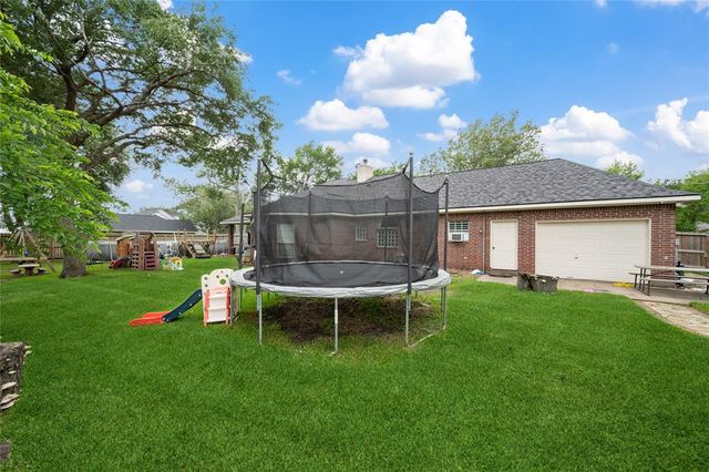 12402 Fisher Drive, Mont Belvieu, TX 77523