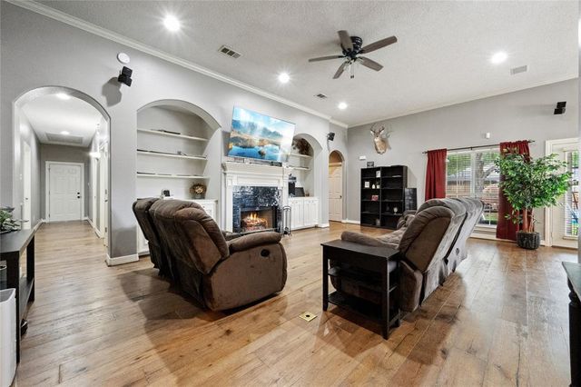 12402 Fisher Drive, Mont Belvieu, TX 77523