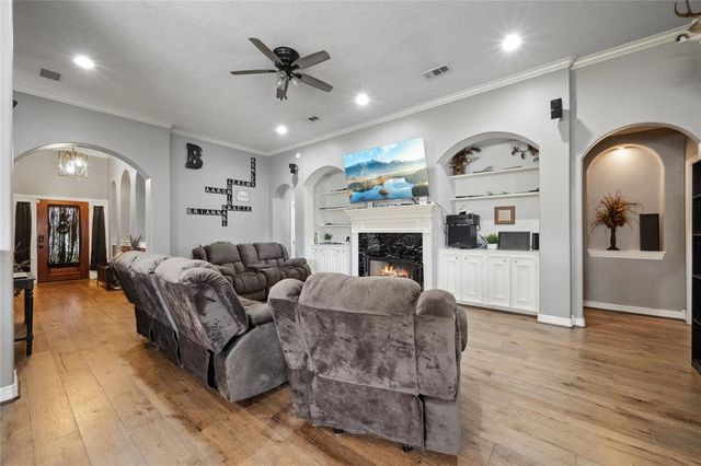 12402 Fisher Drive, Mont Belvieu, TX 77523