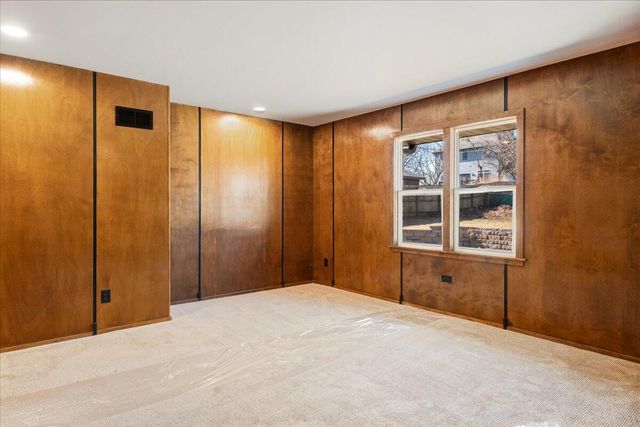 2435 S Brentwood Boulevard, Springfield, MO 65804