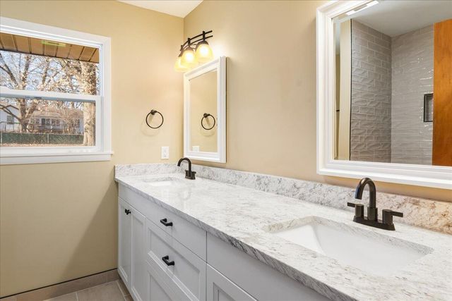 2435 S Brentwood Boulevard, Springfield, MO 65804