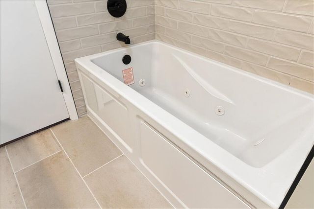 2435 S Brentwood Boulevard, Springfield, MO 65804