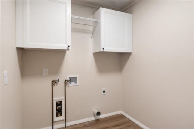 2435 S Brentwood Boulevard, Springfield, MO 65804