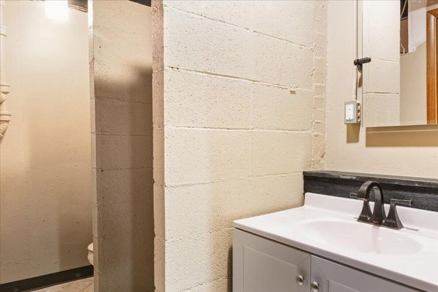 2435 S Brentwood Boulevard, Springfield, MO 65804