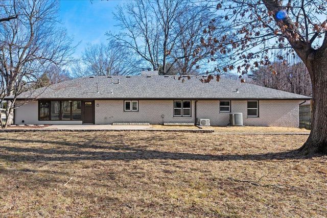 2435 S Brentwood Boulevard, Springfield, MO 65804