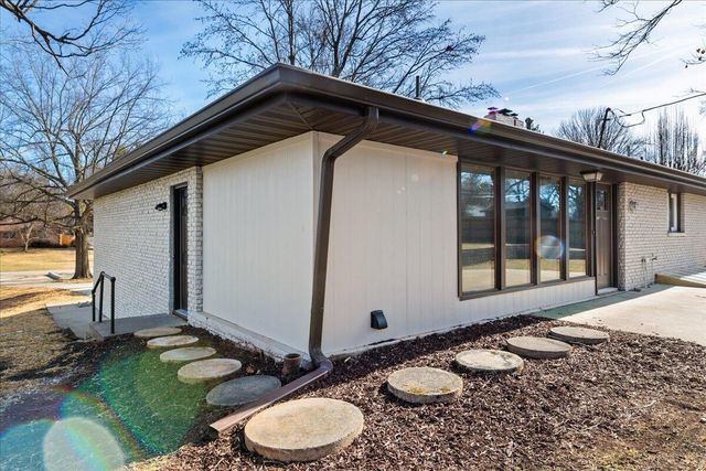 2435 S Brentwood Boulevard, Springfield, MO 65804