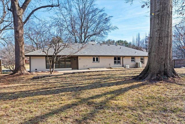 2435 S Brentwood Boulevard, Springfield, MO 65804