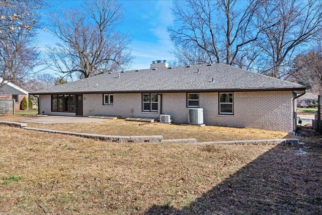 2435 S Brentwood Boulevard, Springfield, MO 65804