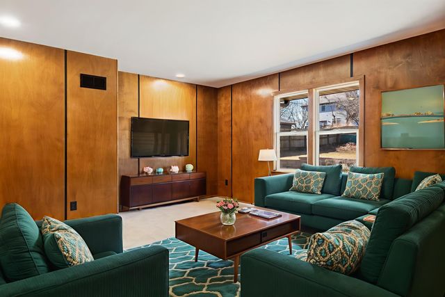 2435 S Brentwood Boulevard, Springfield, MO 65804