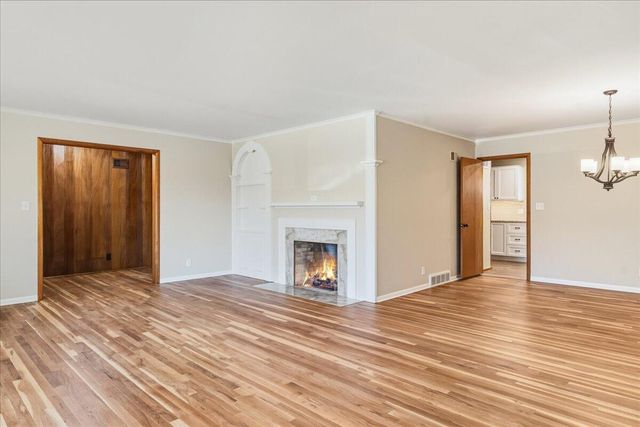 2435 S Brentwood Boulevard, Springfield, MO 65804