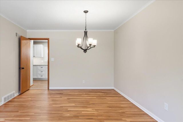 2435 S Brentwood Boulevard, Springfield, MO 65804