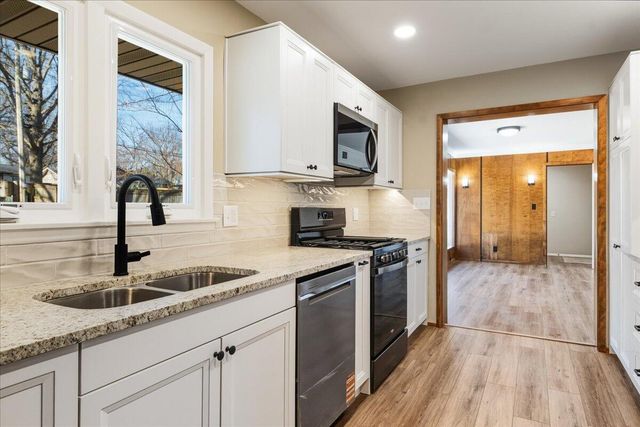 2435 S Brentwood Boulevard, Springfield, MO 65804