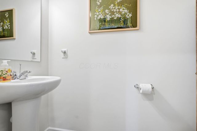 612 Bloomfield Avenue, South Bloomfield, OH 43103