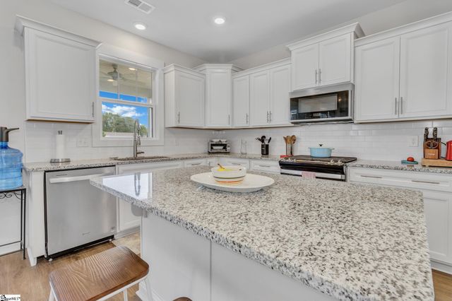 800 Redmill Lane, Duncan, SC 29334