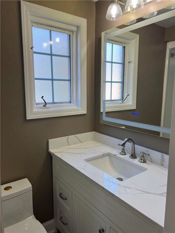 215 Black Oak Dr, Scott Twp, PA 15220