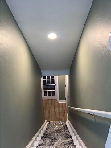 215 Black Oak Dr, Scott Twp, PA 15220