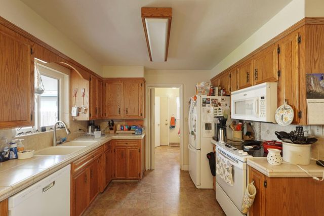 819 Sylvia Dr, Lodi, CA 95240