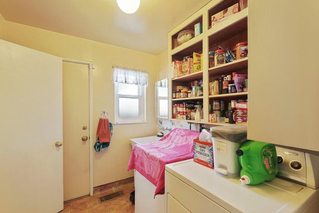 819 Sylvia Dr, Lodi, CA 95240