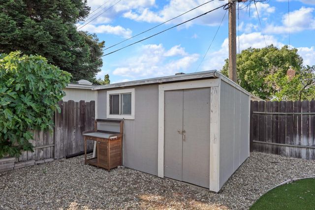 819 Sylvia Dr, Lodi, CA 95240