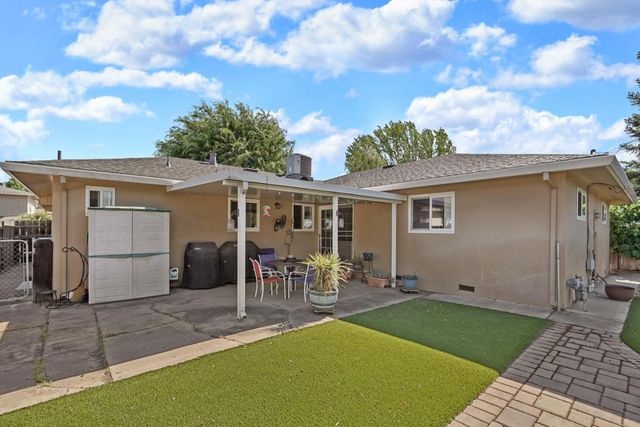 819 Sylvia Dr, Lodi, CA 95240