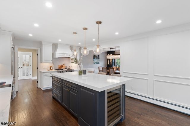 15 Almroth Dr, Wayne Twp., NJ 07470