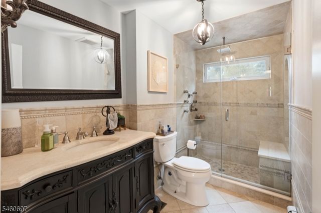 15 Almroth Dr, Wayne Twp., NJ 07470