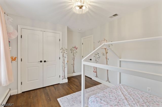 15 Almroth Dr, Wayne Twp., NJ 07470