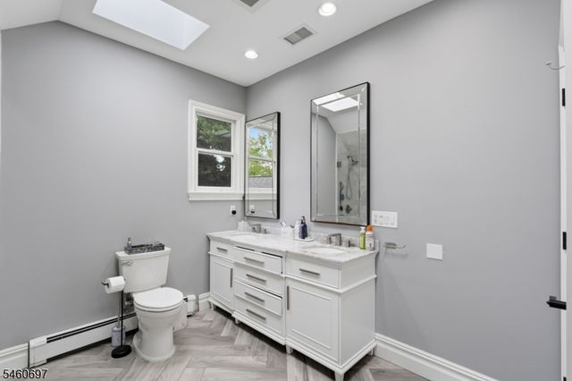 15 Almroth Dr, Wayne Twp., NJ 07470