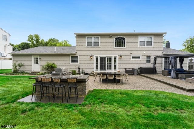 15 Almroth Dr, Wayne Twp., NJ 07470