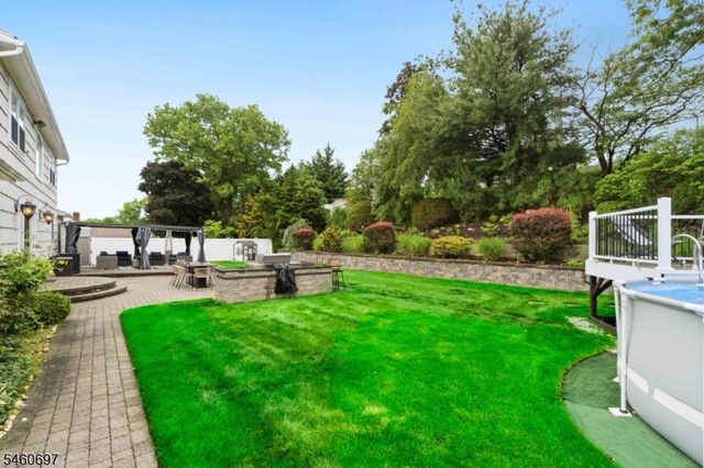 15 Almroth Dr, Wayne Twp., NJ 07470