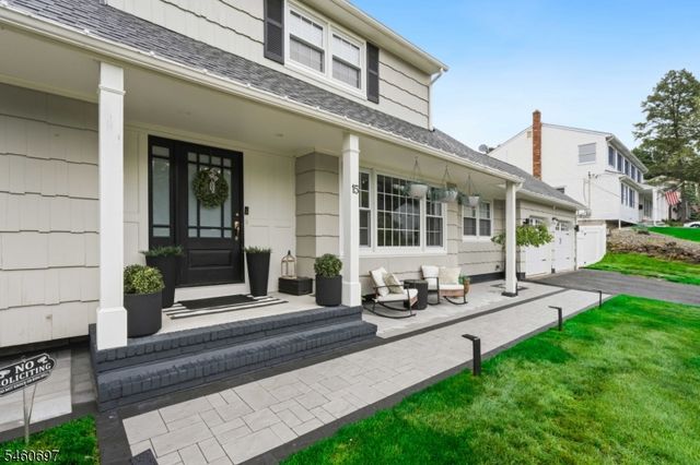 15 Almroth Dr, Wayne Twp., NJ 07470