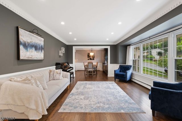 15 Almroth Dr, Wayne Twp., NJ 07470
