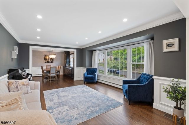15 Almroth Dr, Wayne Twp., NJ 07470