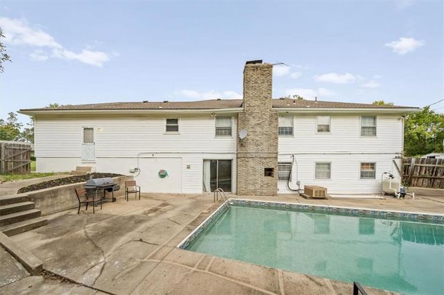 8701 Evanston Avenue, Raytown, MO 64138