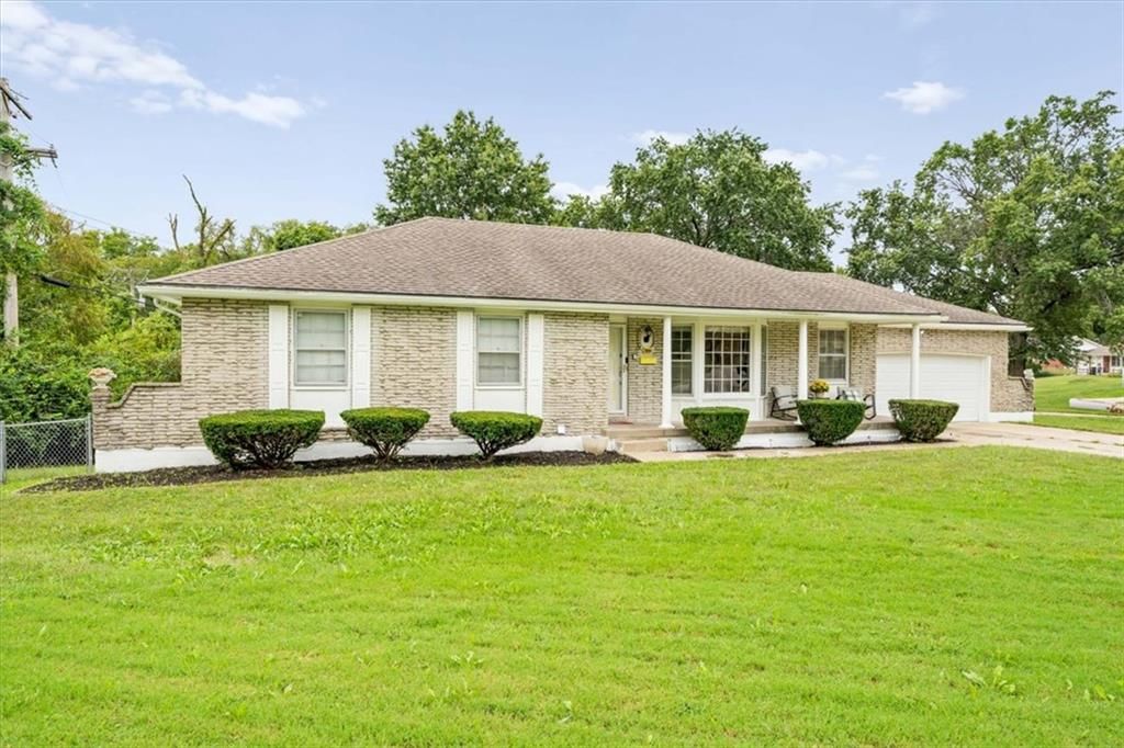 8701 Evanston Avenue, Raytown, MO 64138