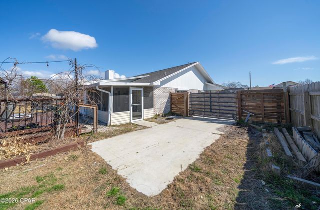 707 Plantation Circle, Panama City, FL 32404