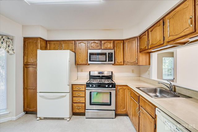 1801 Timber Oaks Road, Edison, NJ 08820