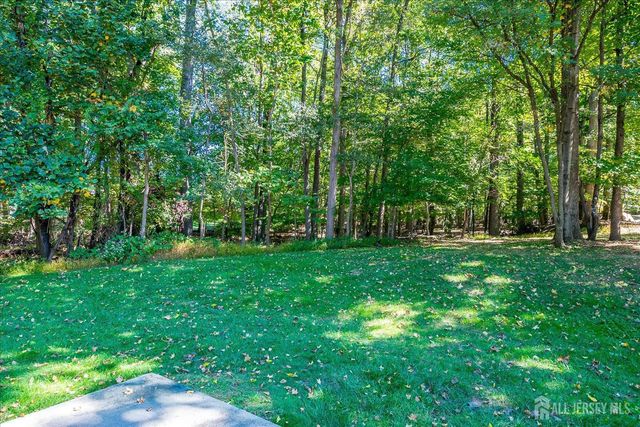 1801 Timber Oaks Road, Edison, NJ 08820