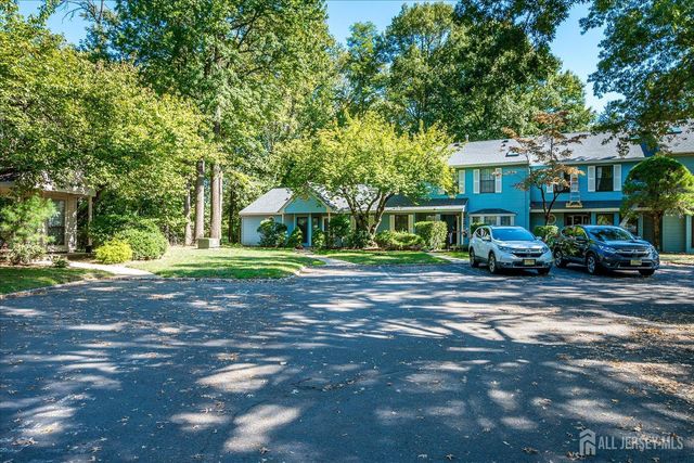 1801 Timber Oaks Road, Edison, NJ 08820
