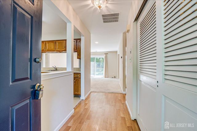1801 Timber Oaks Road, Edison, NJ 08820