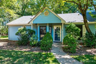 1801 Timber Oaks Road, Edison, NJ 08820
