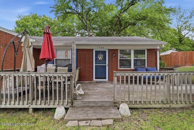 7904 Candleglow Ln, Louisville, KY 40214