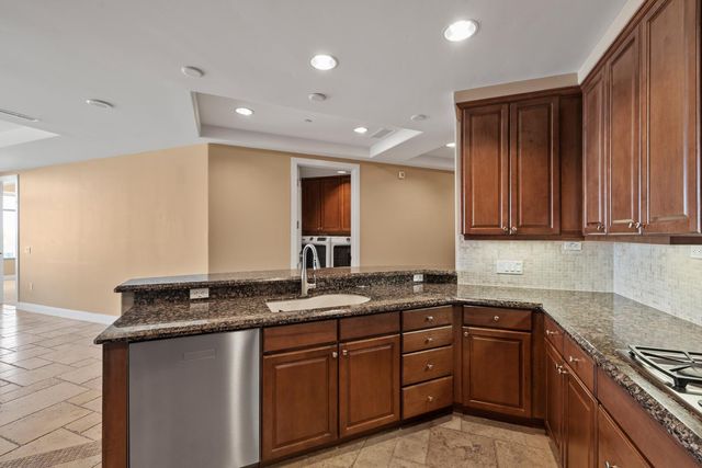 2211 E Camelback Road Unit 604, Phoenix, AZ 85016