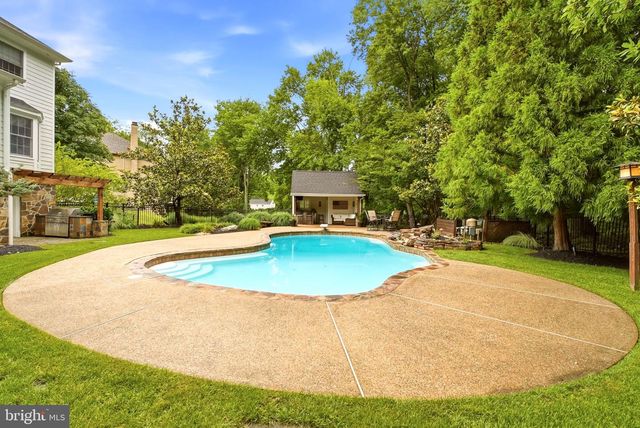 5 NATHANIEL CT, Glen Mills, PA 19342