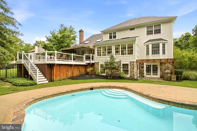5 NATHANIEL CT, Glen Mills, PA 19342