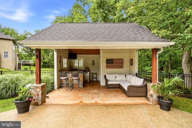 5 NATHANIEL CT, Glen Mills, PA 19342