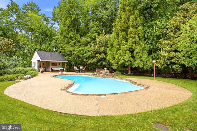 5 NATHANIEL CT, Glen Mills, PA 19342