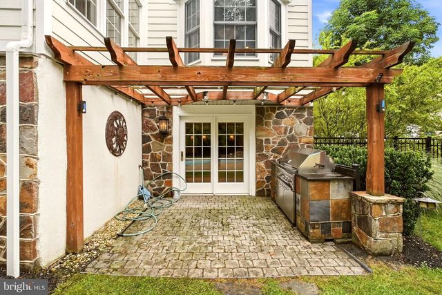 5 NATHANIEL CT, Glen Mills, PA 19342