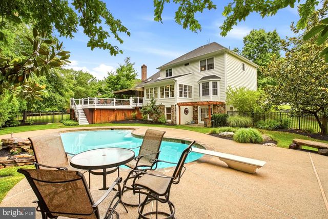 5 NATHANIEL CT, Glen Mills, PA 19342