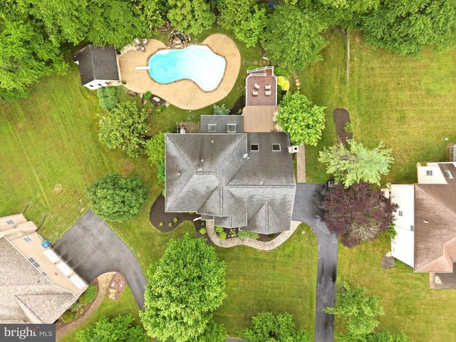 5 NATHANIEL CT, Glen Mills, PA 19342